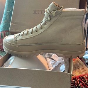MARKDOWN!!!GREATS NIB NEVER TRIED (i own many) love them hiking /walking boot